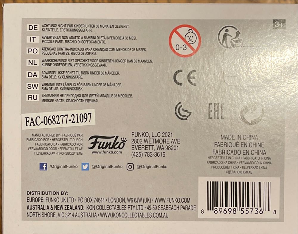 Mad Hatter #1060 - Alice in Wonderland vinyl figure collectible [Barcode 889698557368] - Main Image 3