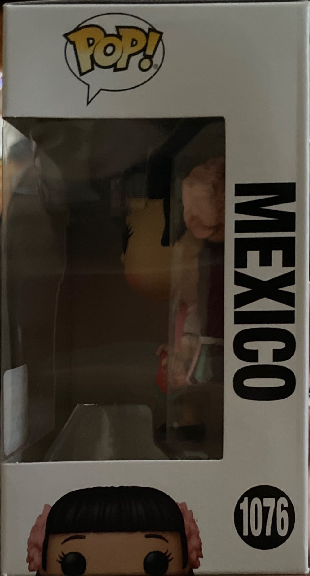 Mexico - it’s a small world vinyl figure collectible [Barcode 889698555500] - Main Image 4