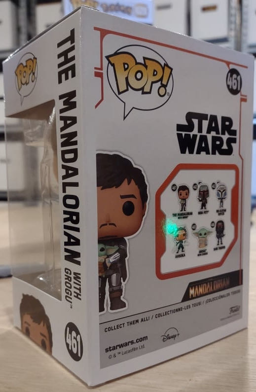 Mandalorian With Grogu - Star Wars: The Mandalorian vinyl figure collectible [Barcode 889698545259] - Main Image 3