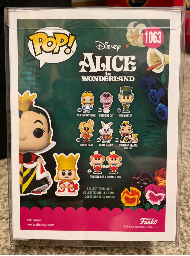 Queen Of Hearts With King #1063 - Alice in Wonderland vinyl figure collectible [Barcode 889698557405] - Main Image 2