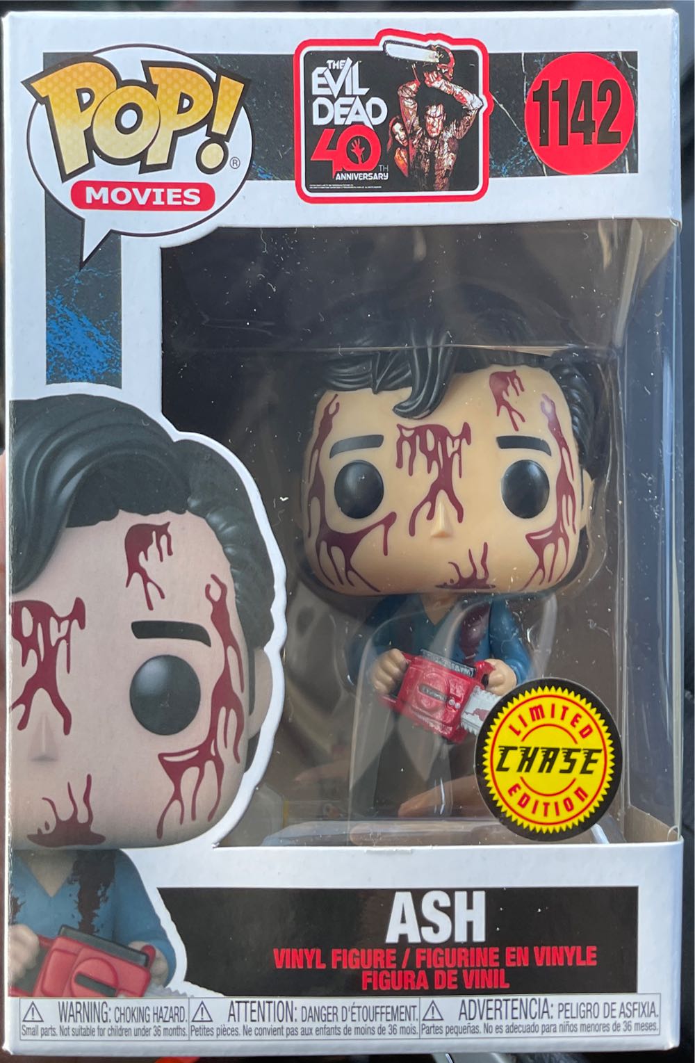 Ash with Chainsaw - Evil Dead vinyl figure collectible [Barcode 889698573702] - Main Image 4