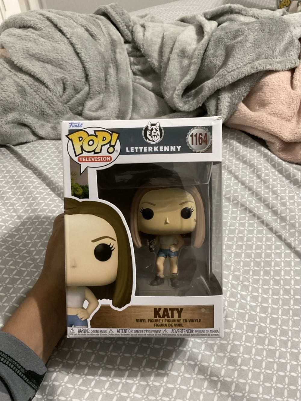 Katy  vinyl figure collectible [Barcode 889698571265] - Main Image 2