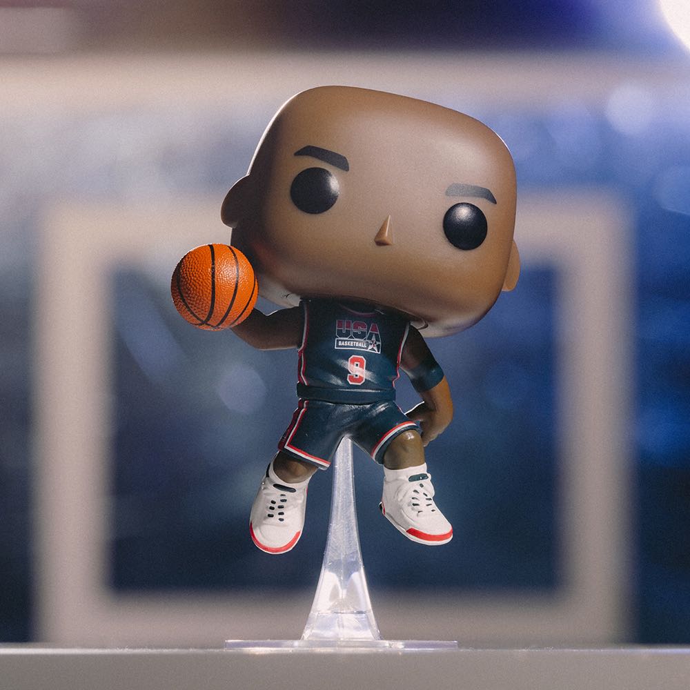 Michael Jordan (Blue) - NBA vinyl figure collectible [Barcode 889698581479] - Main Image 2