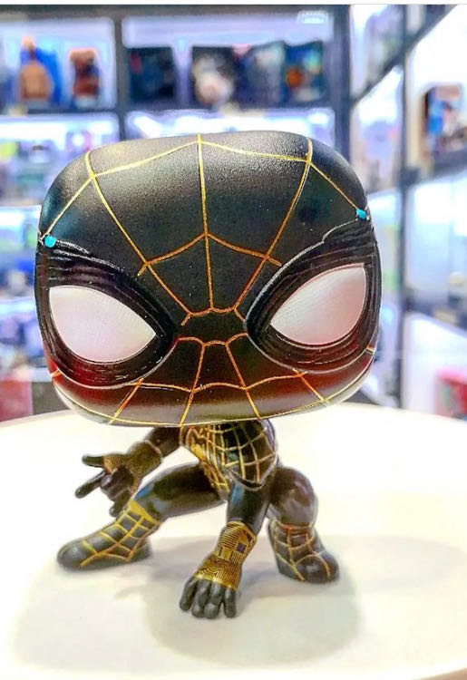 Spider-Man (Black & Gold Suit) Jumbo - Spider-Man vinyl figure collectible [Barcode 889698606608] - Main Image 2