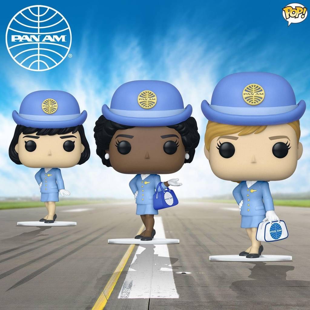 Stew: Pan Am Stewardess (with Blue Bag) - Ad Icons vinyl figure collectible [Barcode 889698578936] - Main Image 3