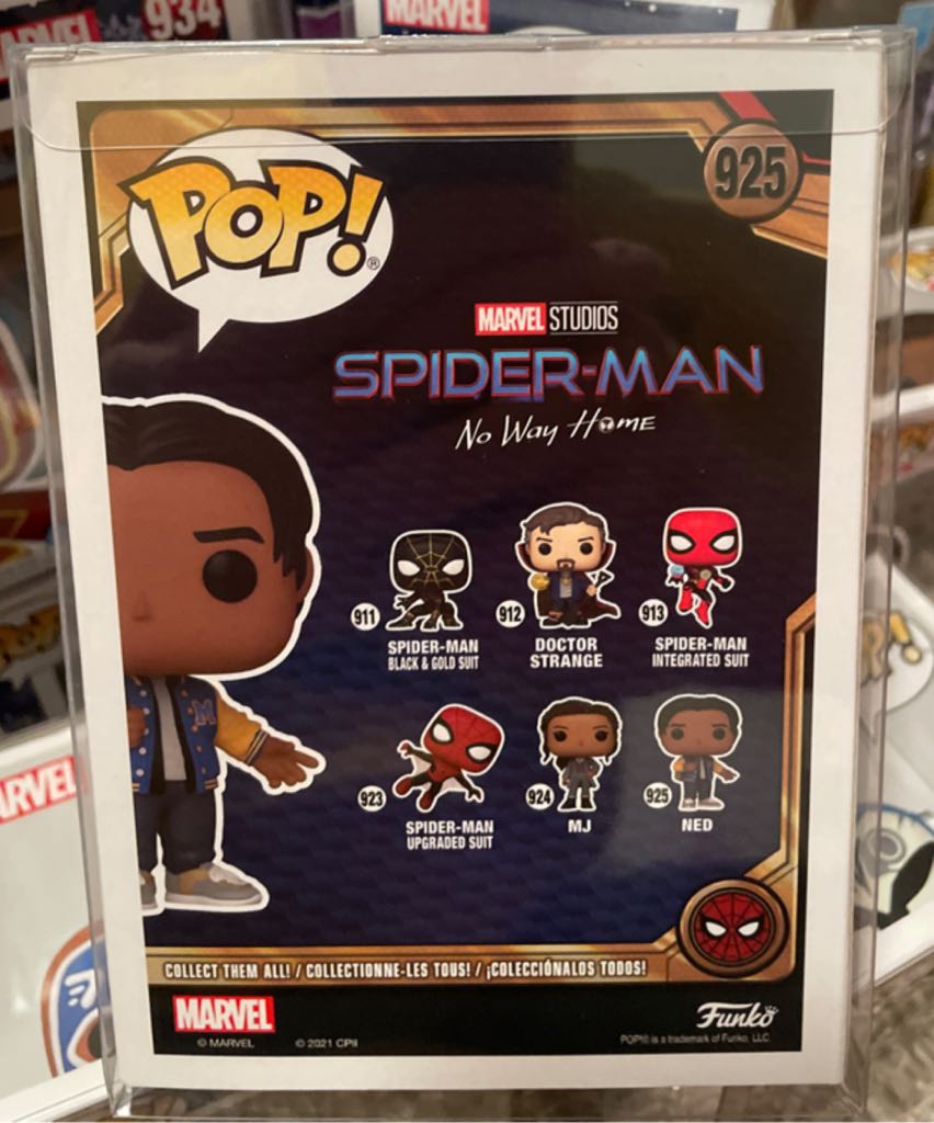 Ned - Spider-Man vinyl figure collectible [Barcode 889698576369] - Main Image 2