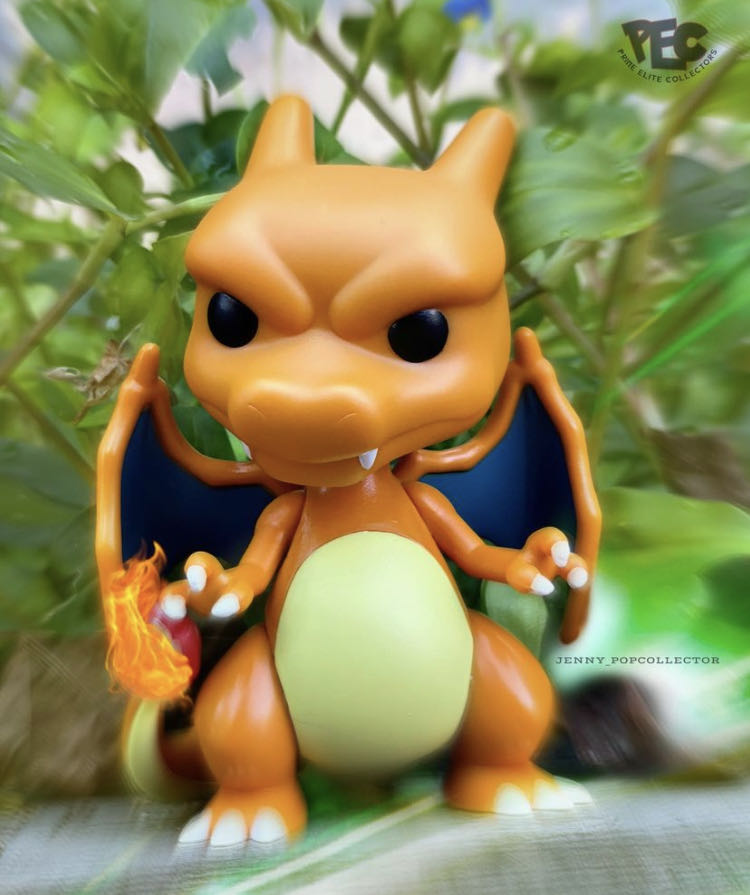 Charizard - Pokémon vinyl figure collectible [Barcode 889698563086] - Main Image 2