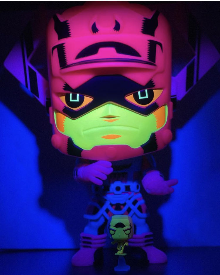 Galactus with Silver Surfer - Fantastic Four vinyl figure collectible [Barcode 889698551656] - Main Image 4