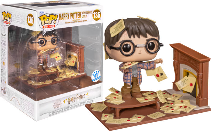 Harry Potter With Hogwarts Letters - Harry Potter vinyl figure collectible [Barcode 889698582155] - Main Image 2