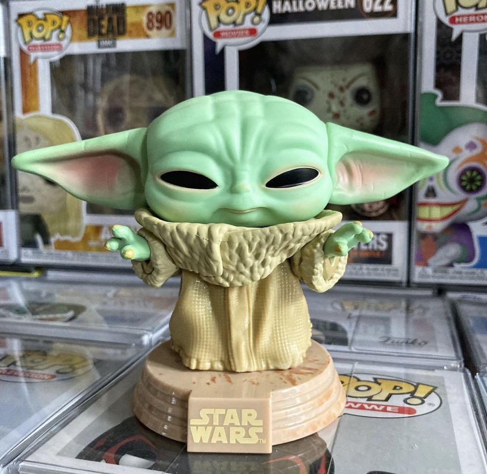 # 477 Grogu. (using The Force) - Star Wars vinyl figure collectible [Barcode 889698556255] - Main Image 2