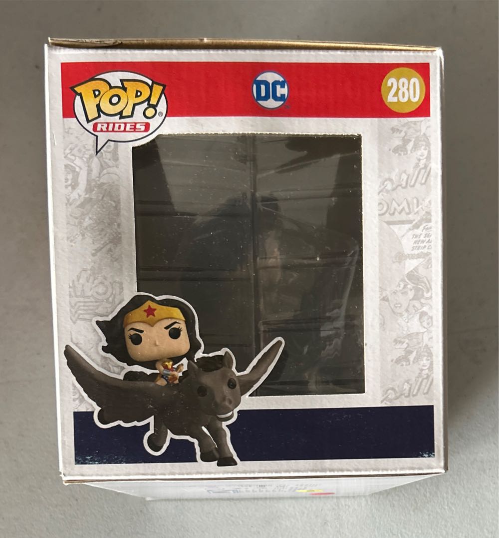 Wonder Woman on Pegasus - DC Universe vinyl figure collectible [Barcode 889698549899] - Main Image 4