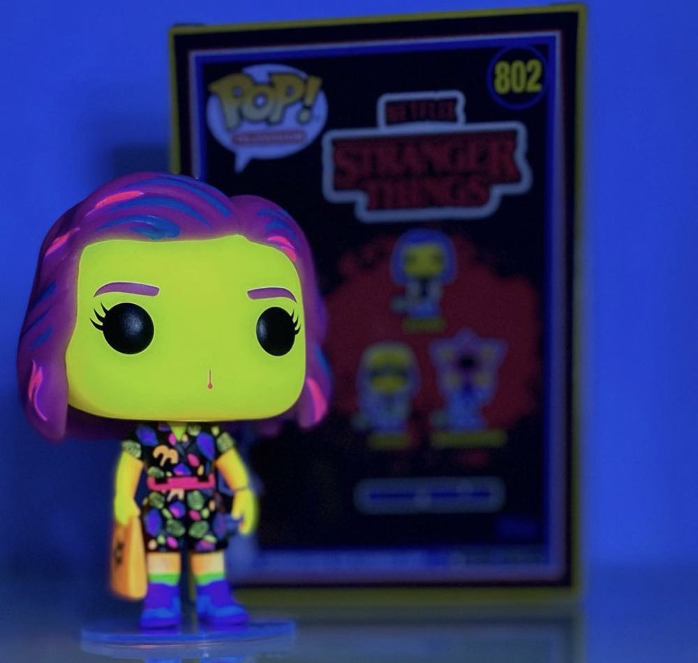 Eleven - Stranger Things vinyl figure collectible [Barcode 889698598194] - Main Image 3