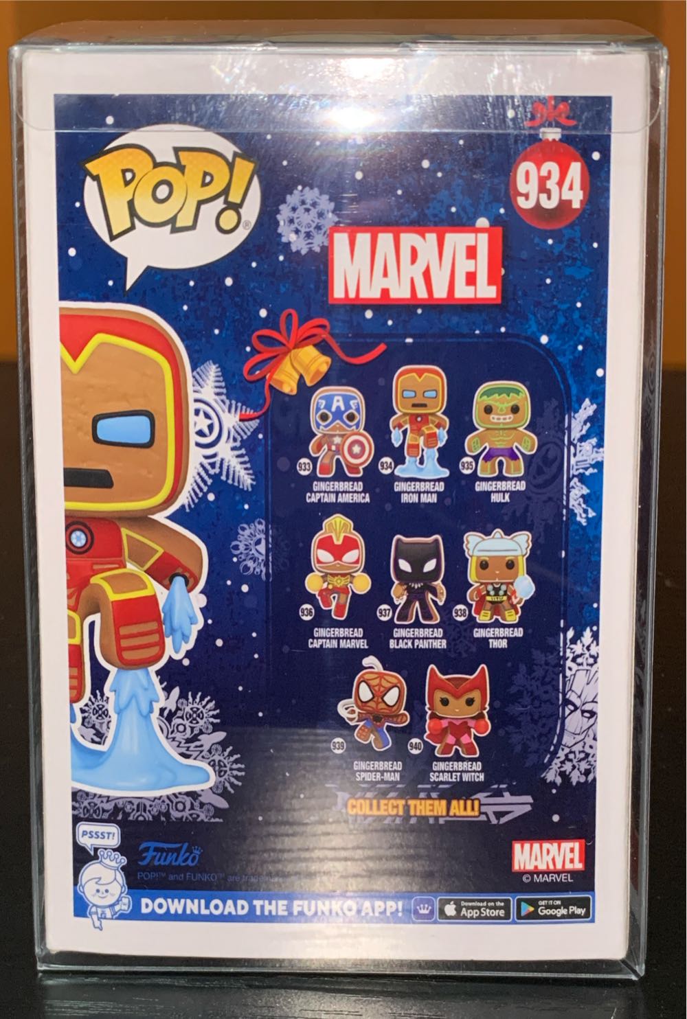 #934: Gingerbread Iron Man - Marvel Universe vinyl figure collectible [Barcode 889698506588] - Main Image 3