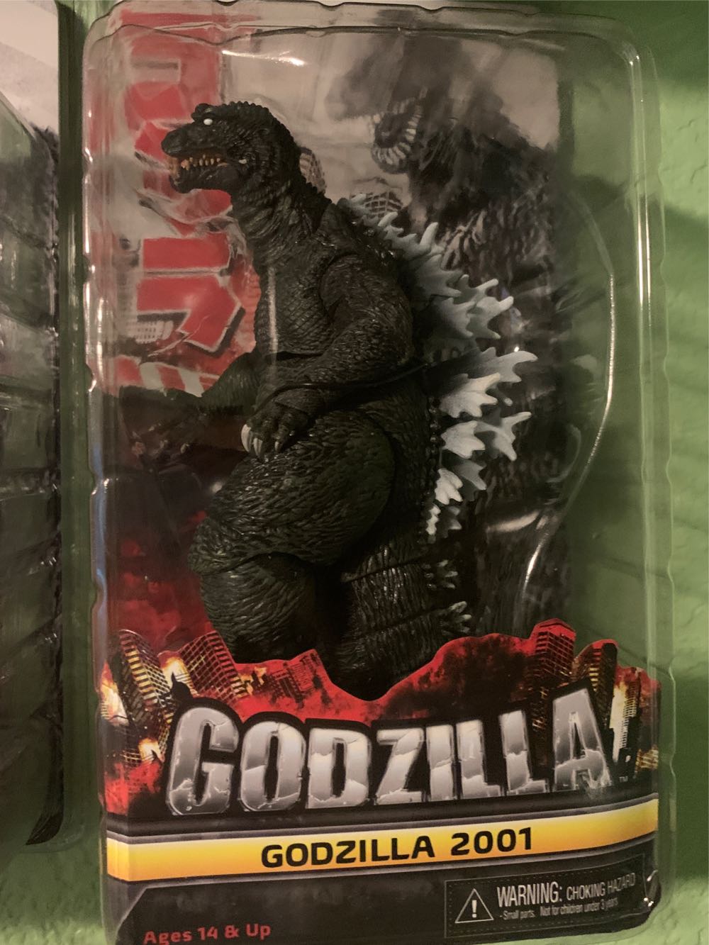 Godzilla 2001 - Godzilla vinyl figure collectible [Barcode 634482428788] - Main Image 2