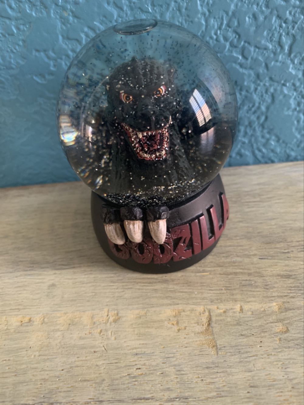Godzilla Snow Globe - Godzilla vinyl figure collectible [Barcode 4994643509630] - Main Image 2