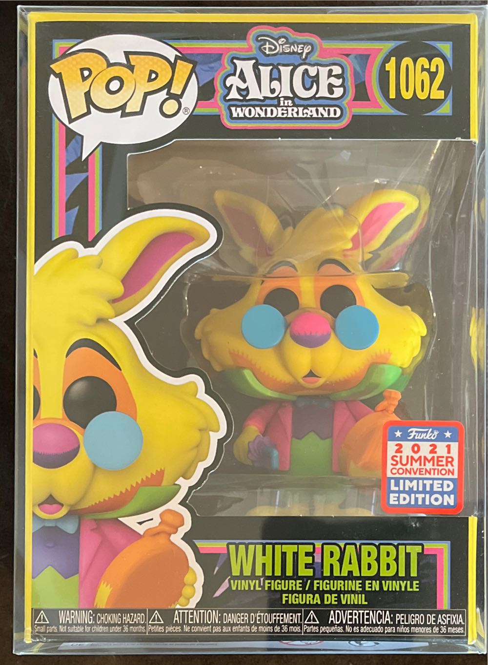 White Rabbit (Black Light) - Alice in Wonderland vinyl figure collectible [Barcode 889698559836] - Main Image 2