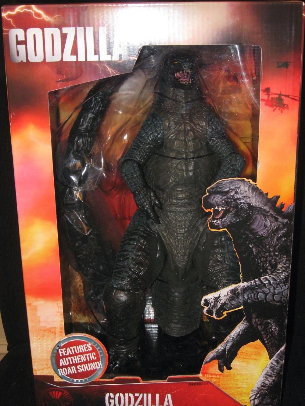 NECA Godzilla - Godzilla vinyl figure collectible [Barcode 634482428085] - Main Image 3