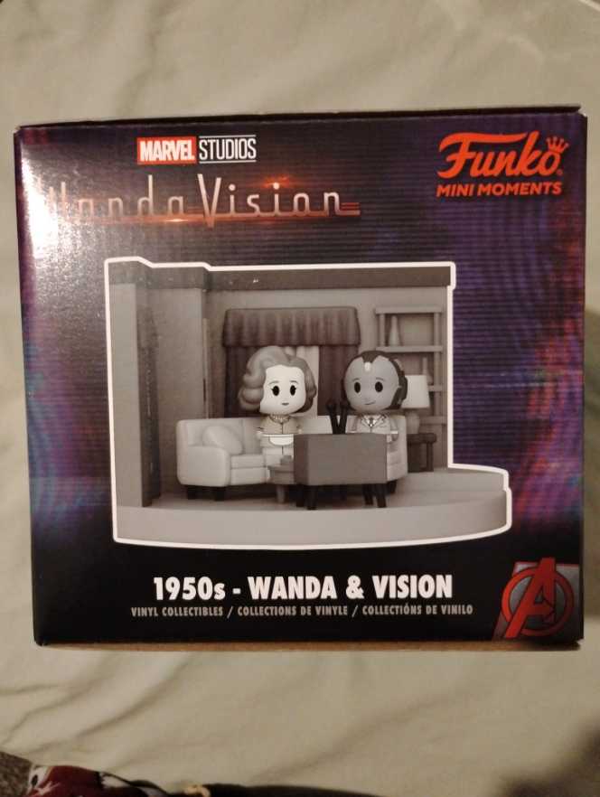 1950s - Wanda & Vision - Marvel Universe vinyl figure collectible [Barcode 889698606646] - Main Image 2
