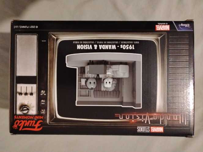 1950s - Wanda & Vision - Marvel Universe vinyl figure collectible [Barcode 889698606646] - Main Image 3