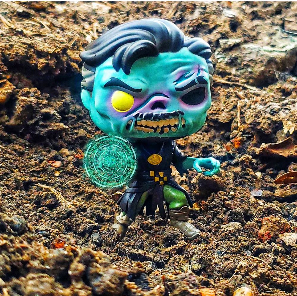 Zombie Strange - What If...? vinyl figure collectible [Barcode 889698573764] - Main Image 4