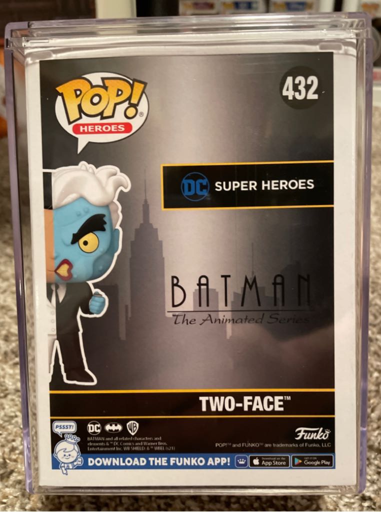Two-Face - Batman: The Animated Series vinyl figure collectible [Barcode 889698591607] - Main Image 2