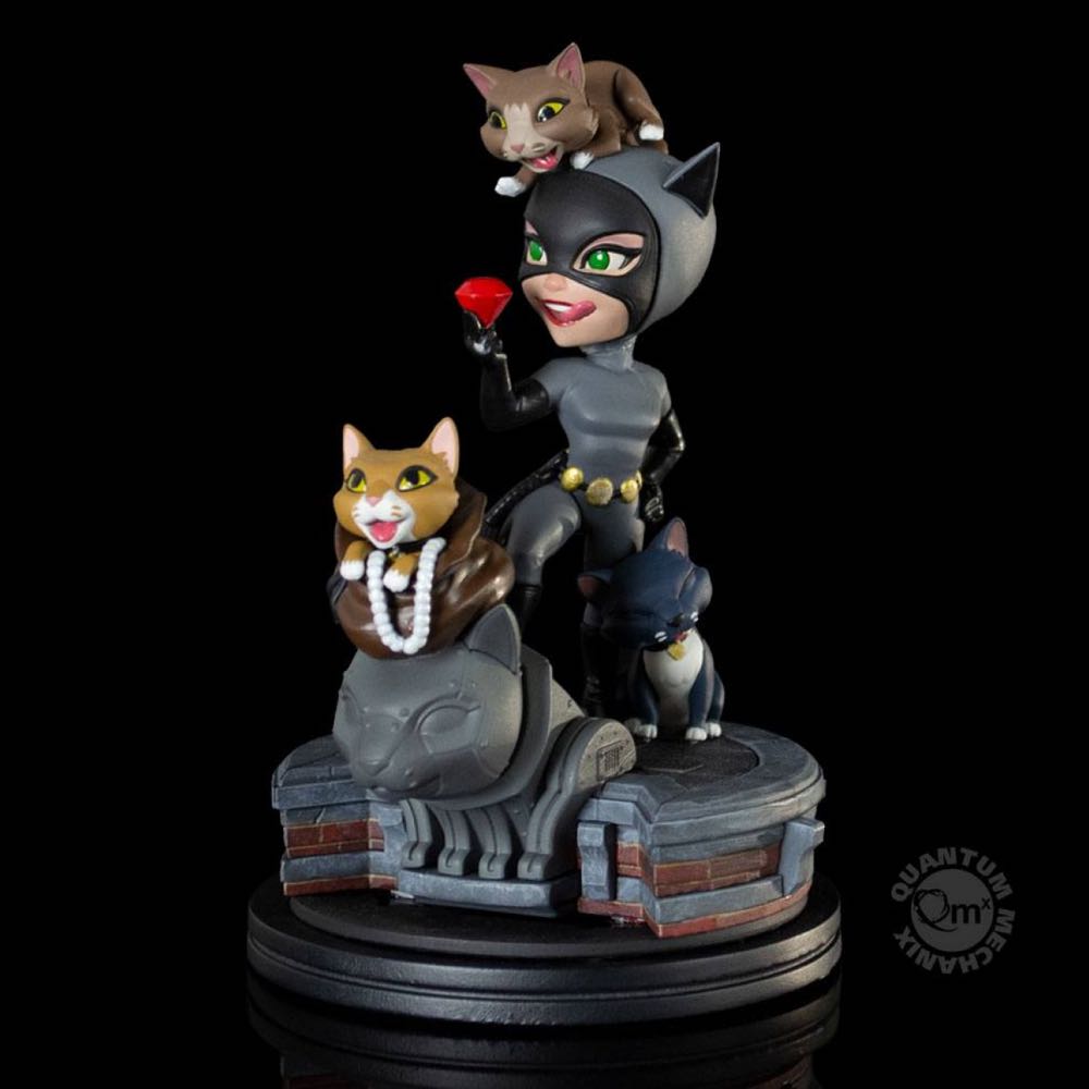 CATWOMAN - (QFiG) By Quantum Mechanix  vinyl figure collectible [Barcode 812095024881] - Main Image 2