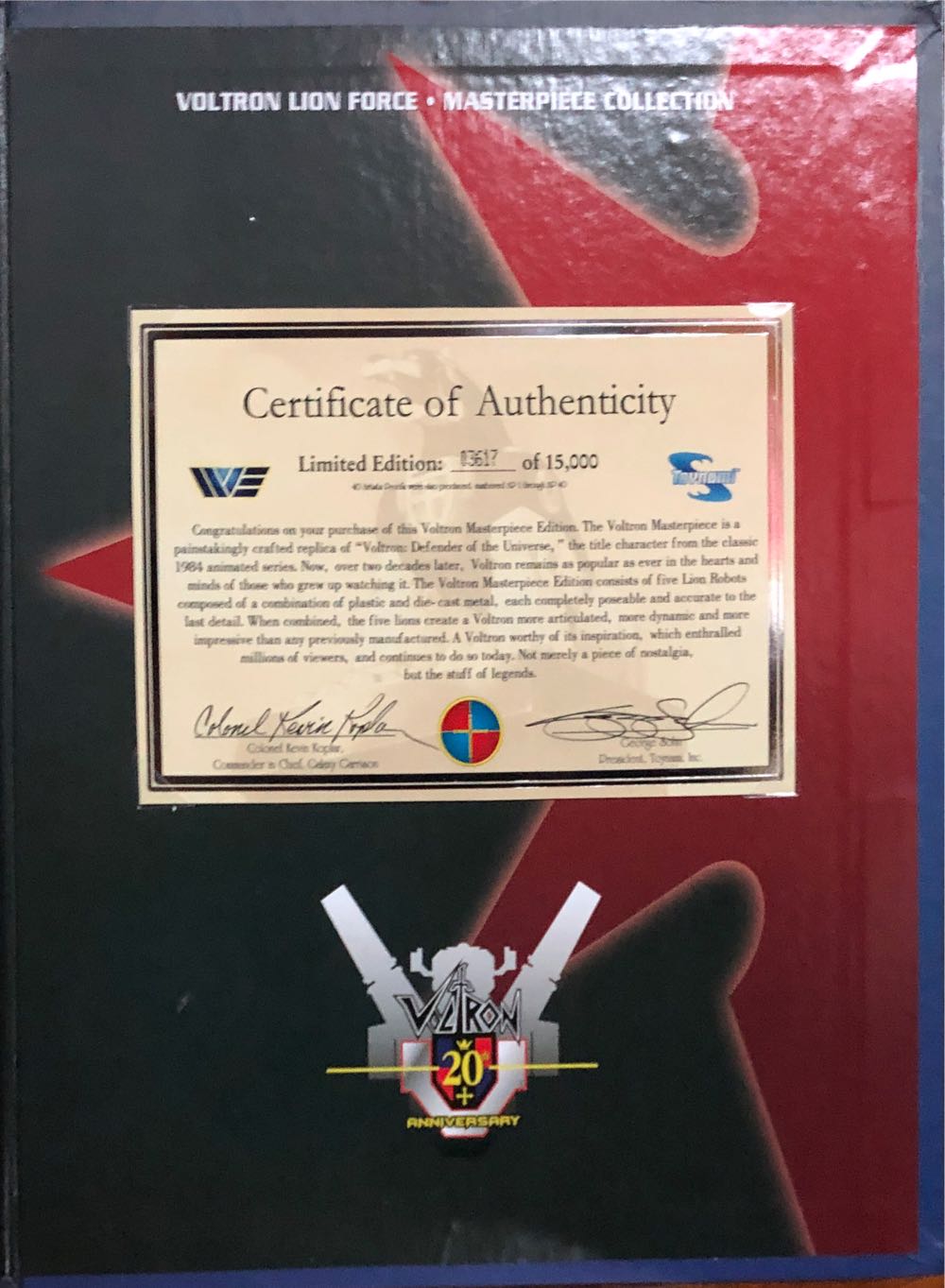 Voltron Toynami 20th Anniversary - Voltron vinyl figure collectible - Main Image 4