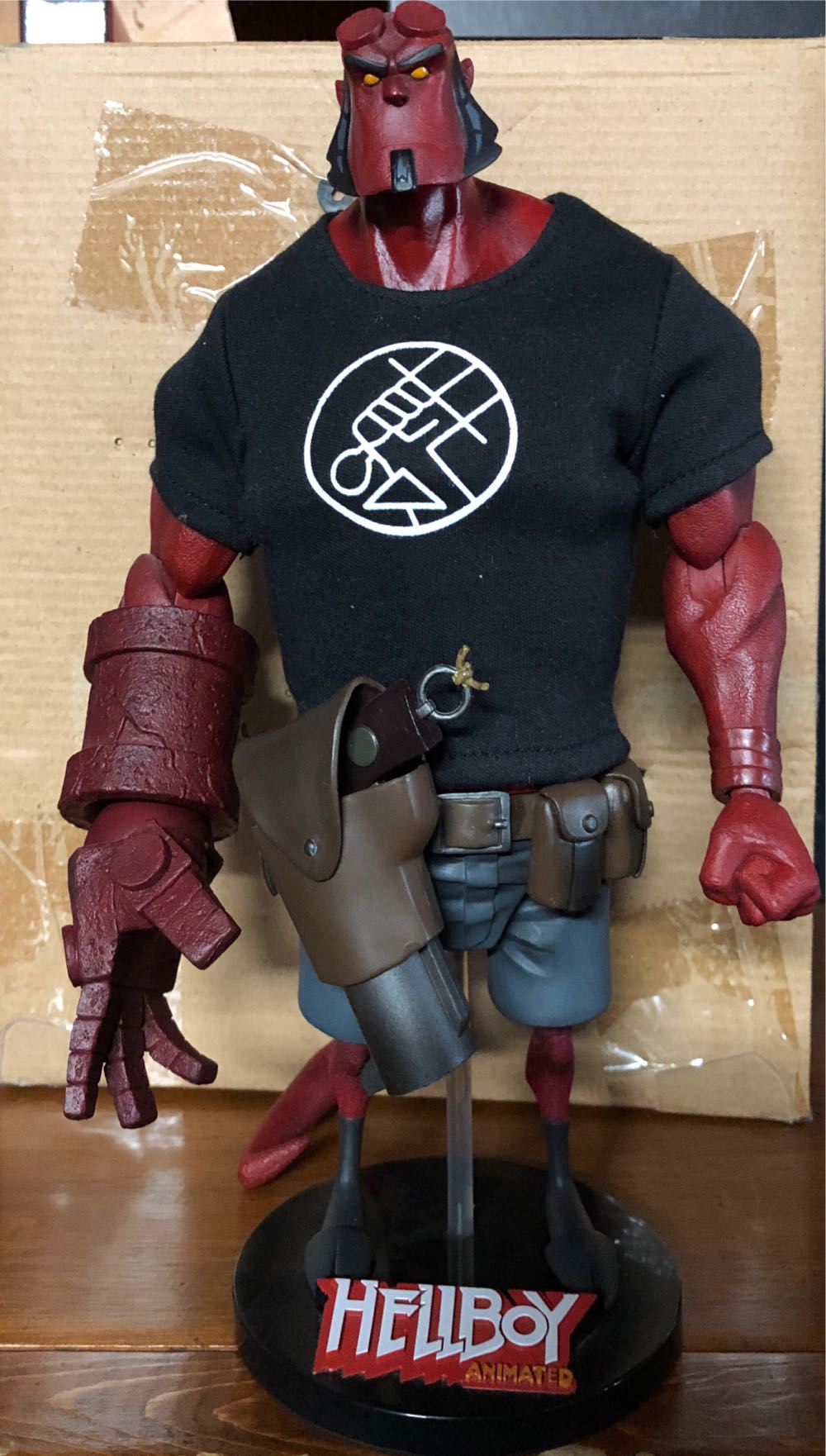 Hellboy Animated  vinyl figure collectible [Barcode 871810006038] - Main Image 2