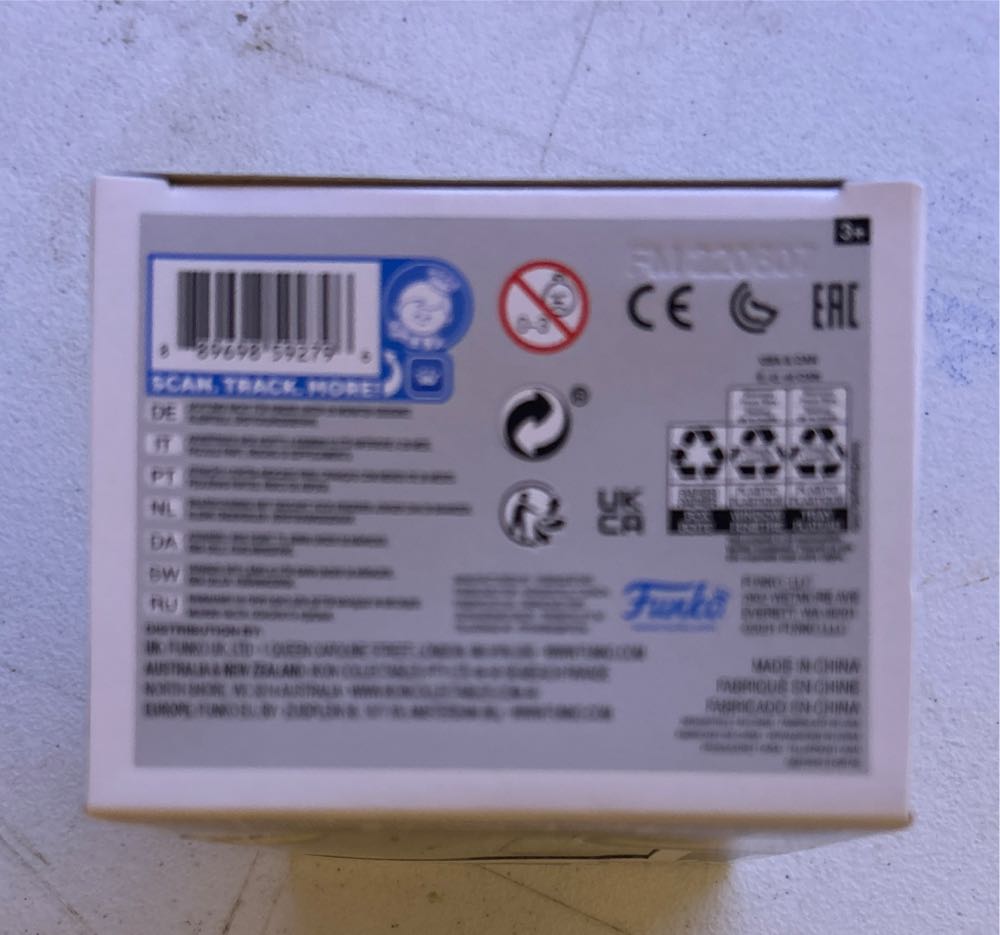 Selina Kyle - Batman vinyl figure collectible [Barcode 889698592796] - Main Image 4