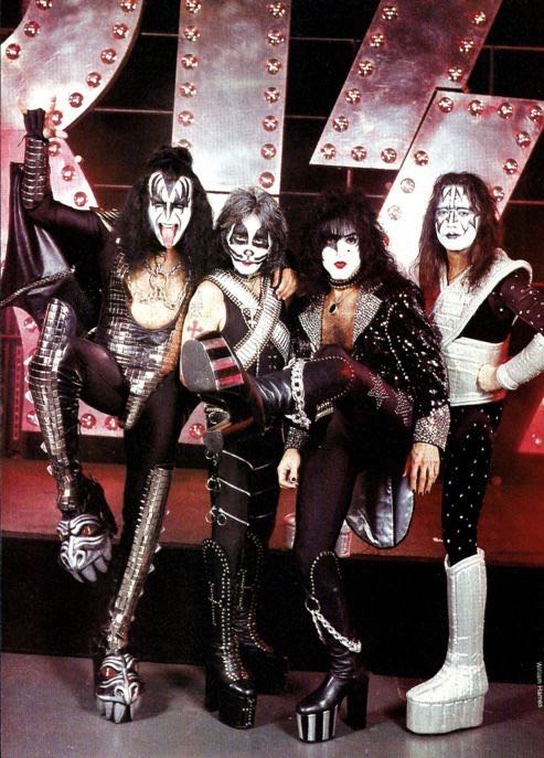 Kiss - Kiss vinyl figure collectible [Barcode 845495000483] - Main Image 3