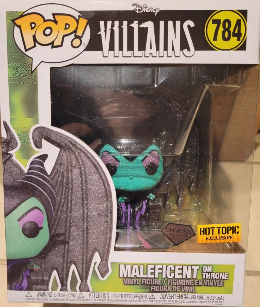 Maleficent On Throne Diamond Glitter - Disney Villains vinyl figure collectible [Barcode 889698583923] - Main Image 3