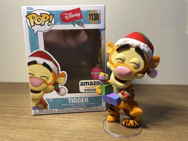 Disney: Holiday Tigger (Flocked) - Winnie the Pooh vinyl figure collectible [Barcode 889698587495] - Main Image 3