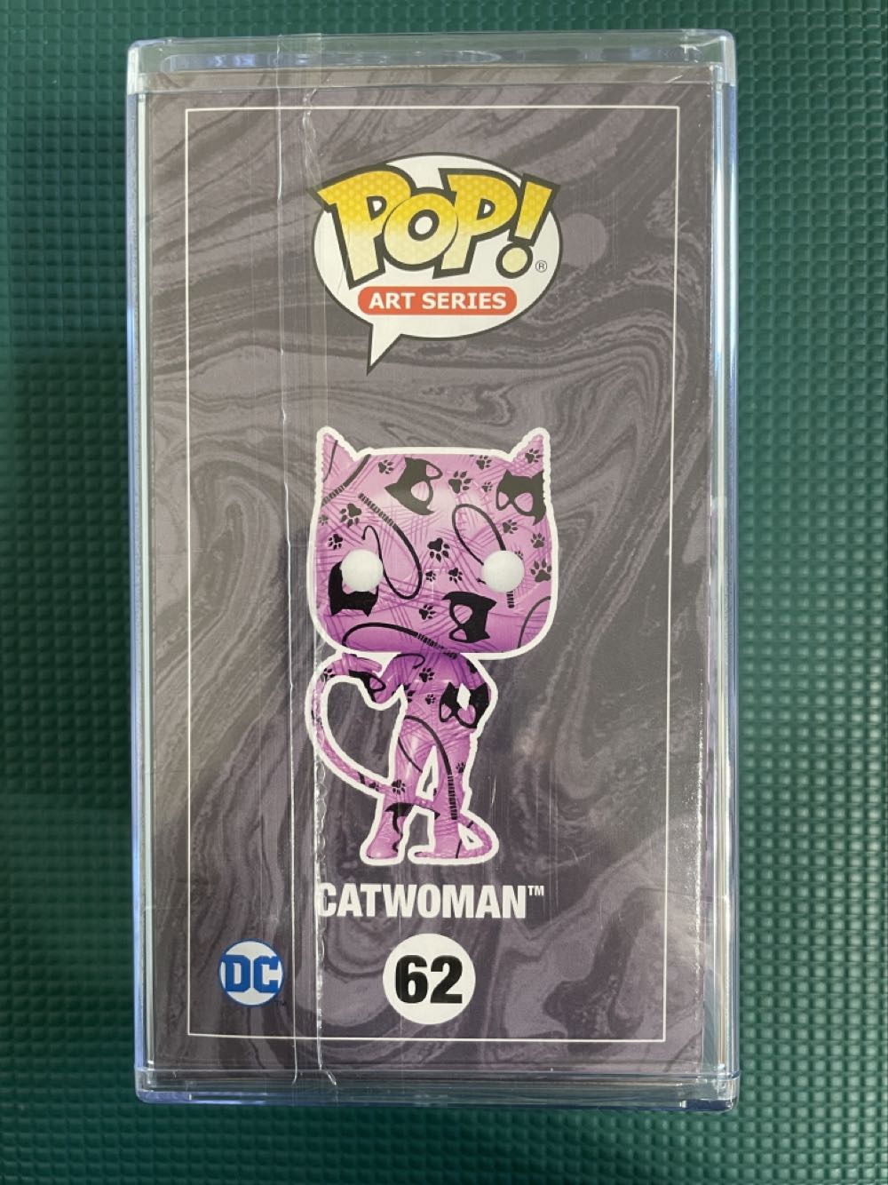 Catwoman - Batman vinyl figure collectible [Barcode 889698583961] - Main Image 3