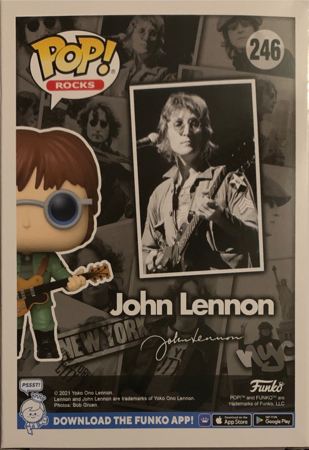 John Lennon - The Beatles vinyl figure collectible [Barcode 889698557870] - Main Image 3