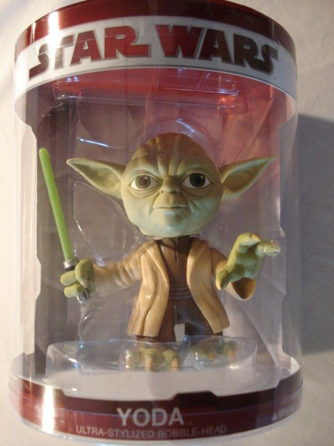 Yoda Ultra-Stylized Bobble Head - Star Wars vinyl figure collectible [Barcode 5016743098261] - Main Image 3