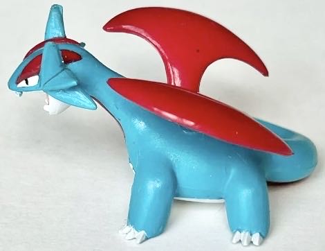 Salamence - Pokémon vinyl figure collectible - Main Image 3