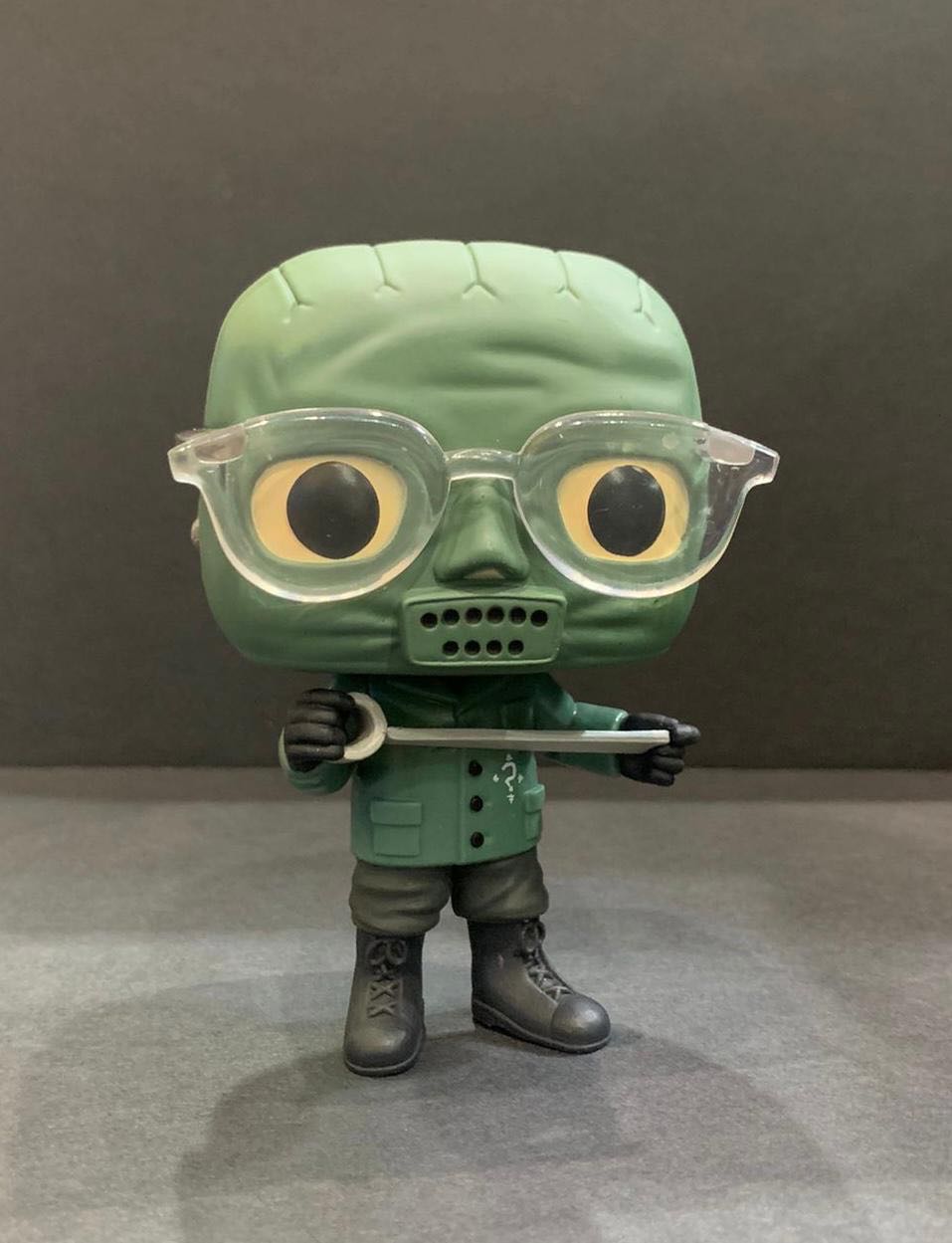 Funko Pop! Movies: The Batman The Riddler - Batman vinyl figure collectible [Barcode 889698592819] - Main Image 2