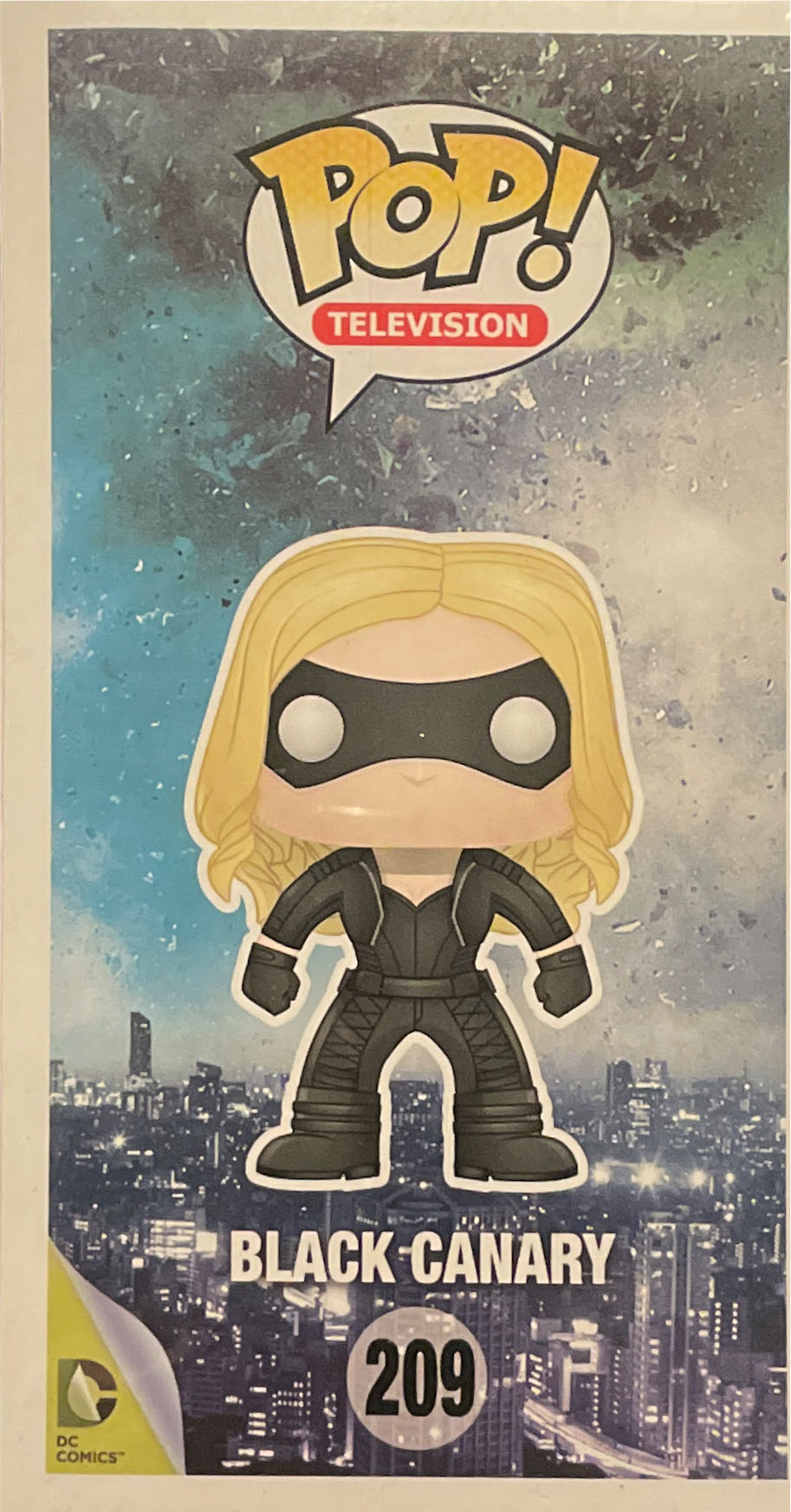 Black Canary Signed By Caity Lotz - Arrow vinyl figure collectible [Barcode 849803053420] - Main Image 4