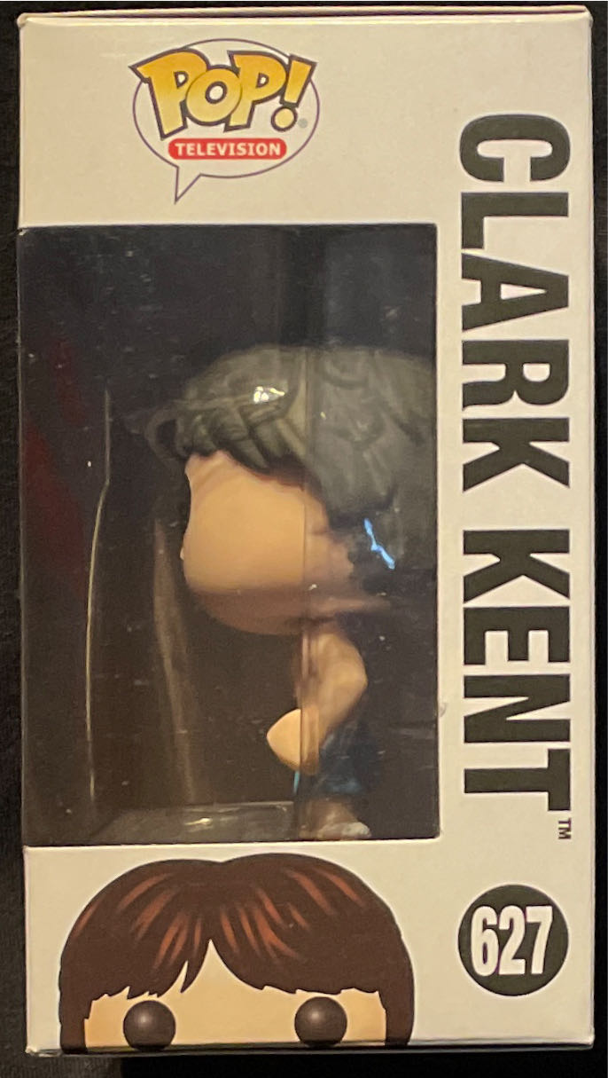 Clark Kent - Smallville vinyl figure collectible [Barcode 889698301923] - Main Image 3