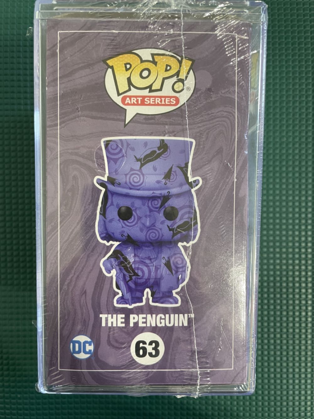 The Penguin - Batman vinyl figure collectible [Barcode 889698601016] - Main Image 2