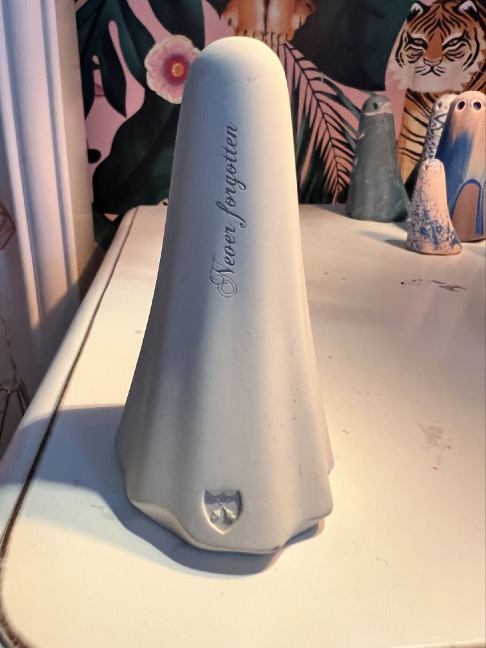 Etched - Never Forgotten  vinyl figure collectible - Main Image 2