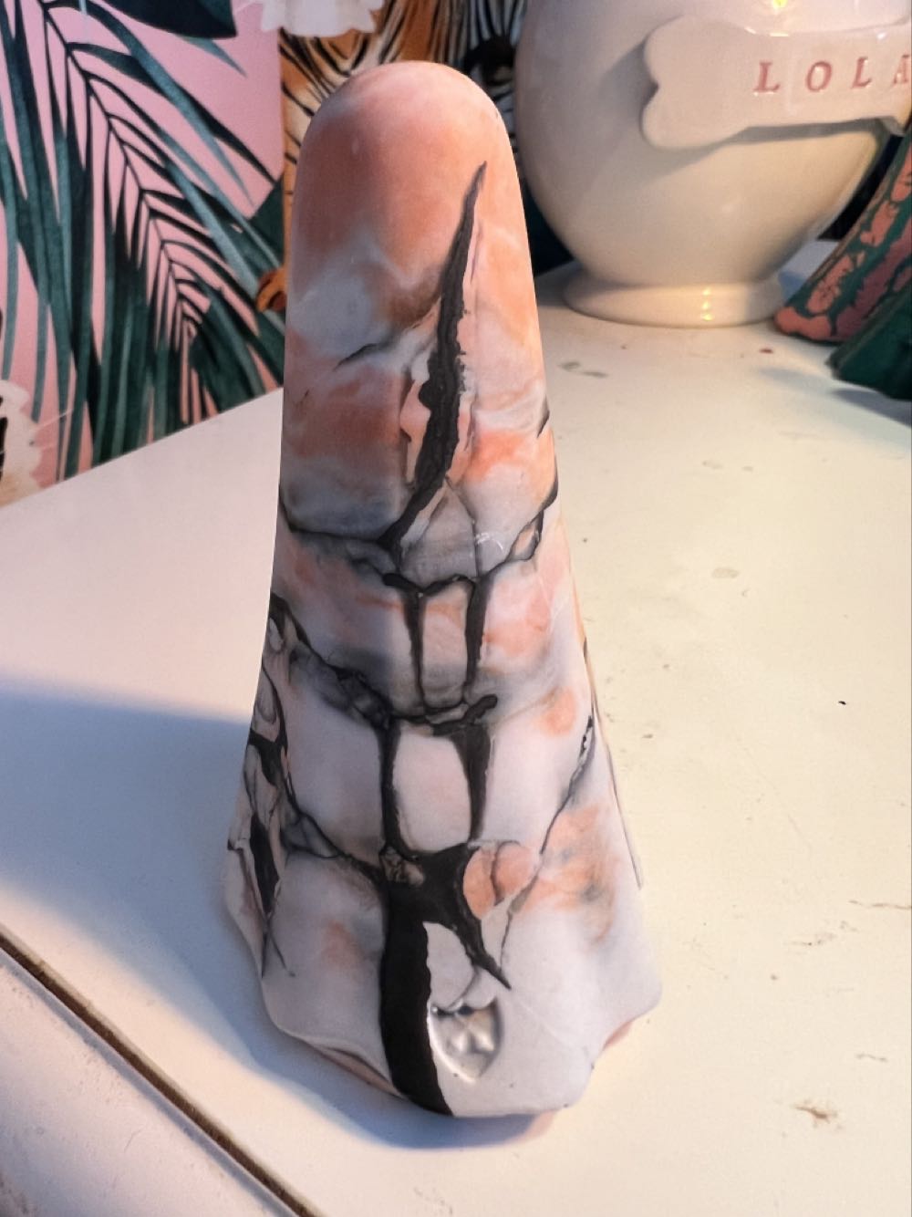 Peach Muttering Judge  vinyl figure collectible - Main Image 2