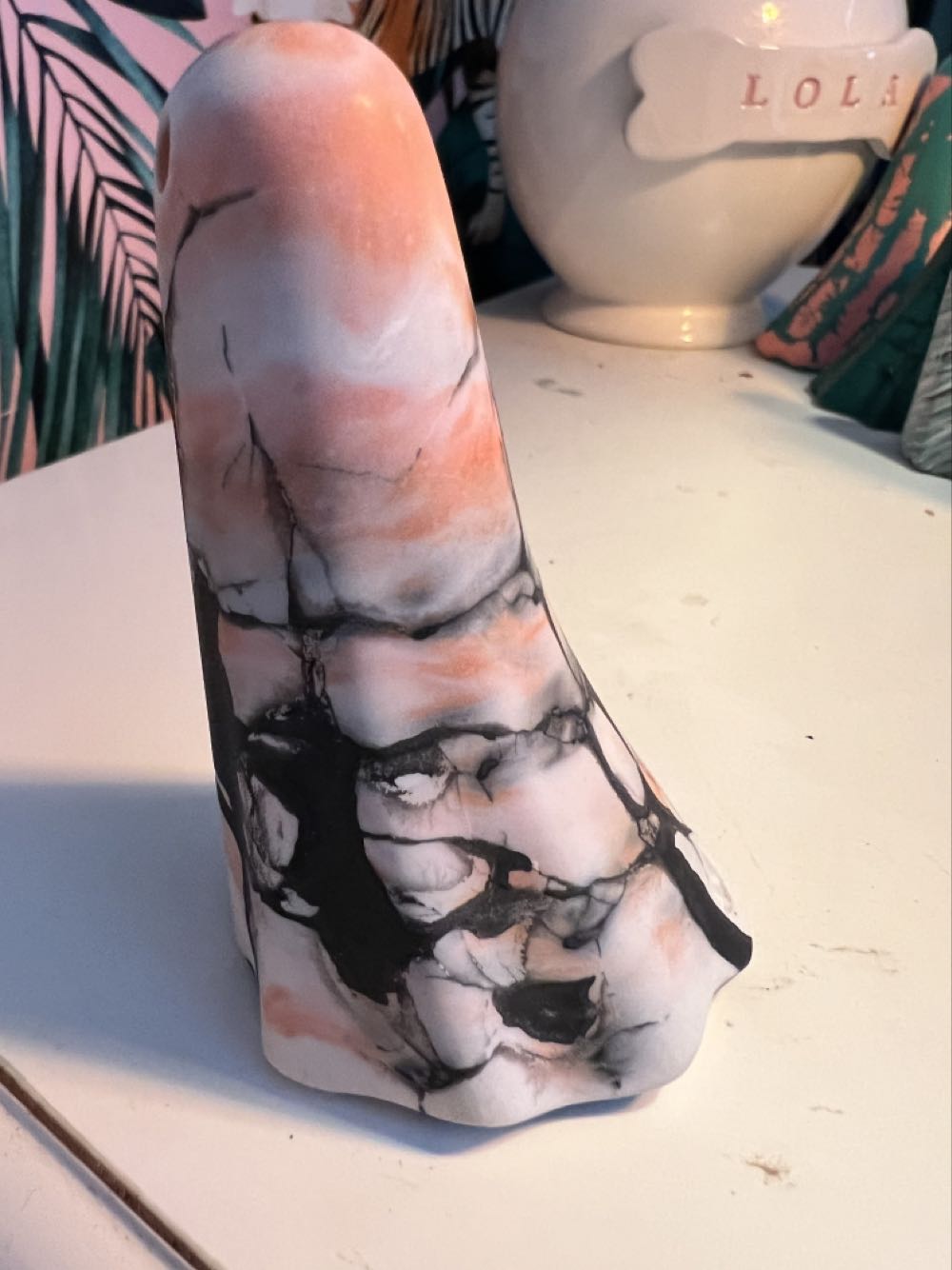 Peach Muttering Judge  vinyl figure collectible - Main Image 3