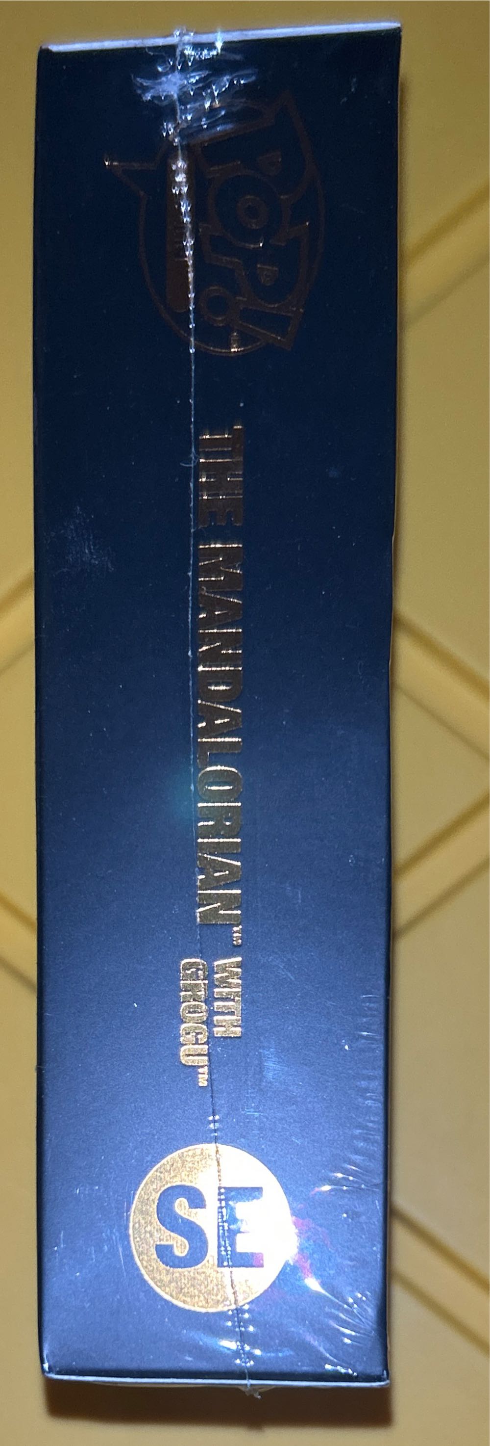 #SE Pin: Star Wars: The Mandalorian: The Mandalorian With Grogu - Star Wars: The Mandalorian vinyl figure collectible [Barcode 671803399549] - Main Image 3