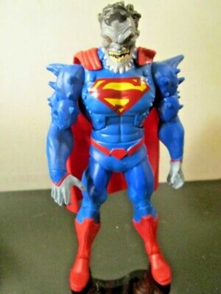 DC Comics Multiverse: Superman: Doomed - DC Comics vinyl figure collectible [Barcode 887961309522] - Main Image 3