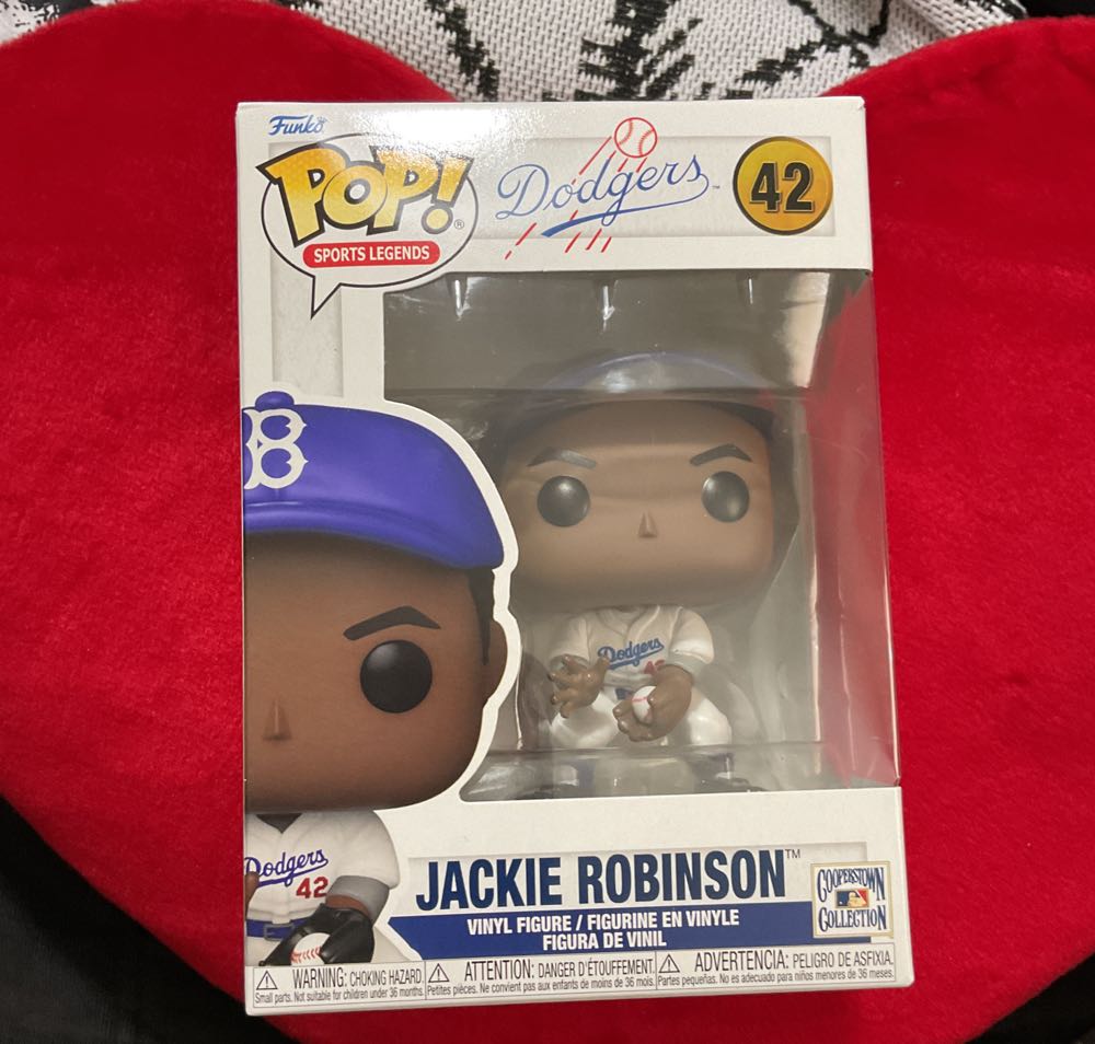 Jackie Robinson (Bronze) - MLB vinyl figure collectible [Barcode 889698594189] - Main Image 2