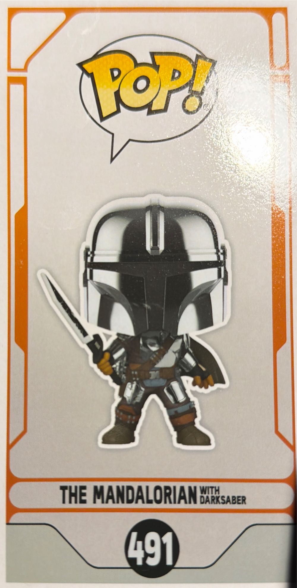 The Mandalorian (with Darksaber) - Star Wars: The Mandalorian vinyl figure collectible [Barcode 889698587976] - Main Image 3