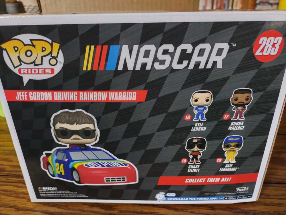 NASCAR:  283 Jeff Gordon )driving rainbow warrior)  vinyl figure collectible [Barcode 889698592383] - Main Image 2