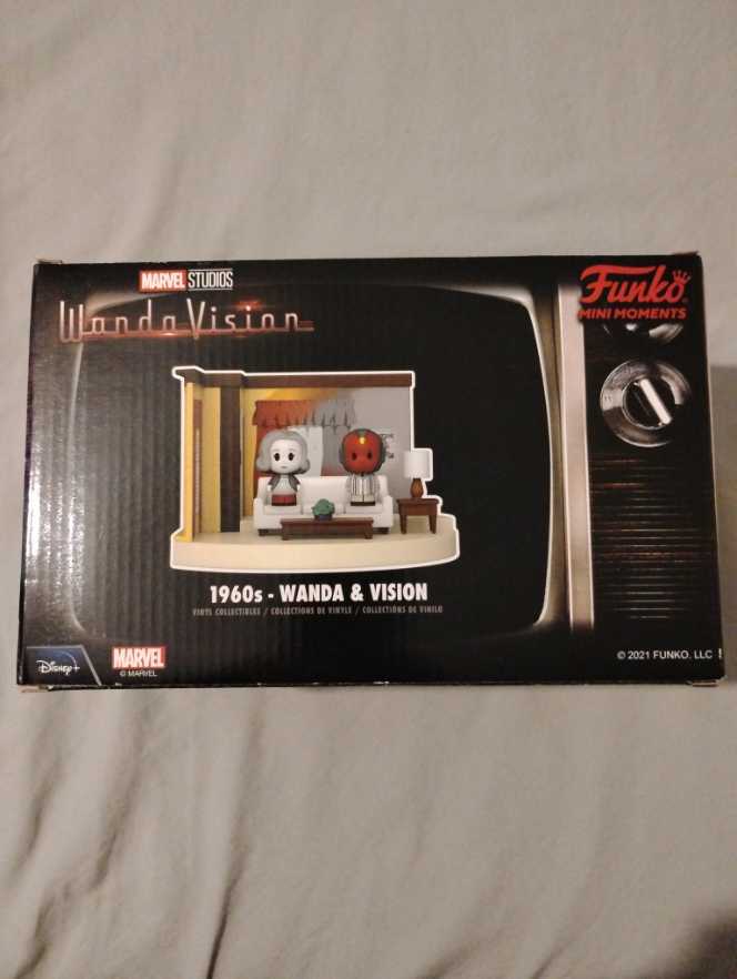 1960s - Wanda & Vision - Marvel Universe vinyl figure collectible [Barcode 889698609579] - Main Image 3