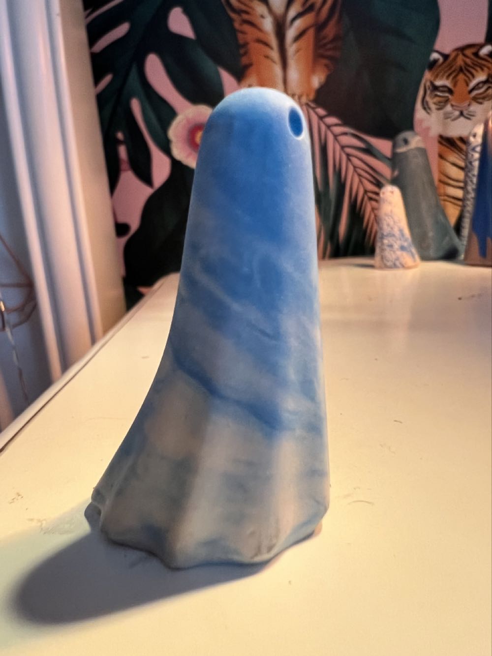 Blue Swirl On White Boo  vinyl figure collectible - Main Image 4